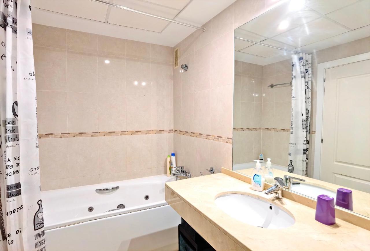 Oasis Beach Mascarat Алтеа Екстериор снимка