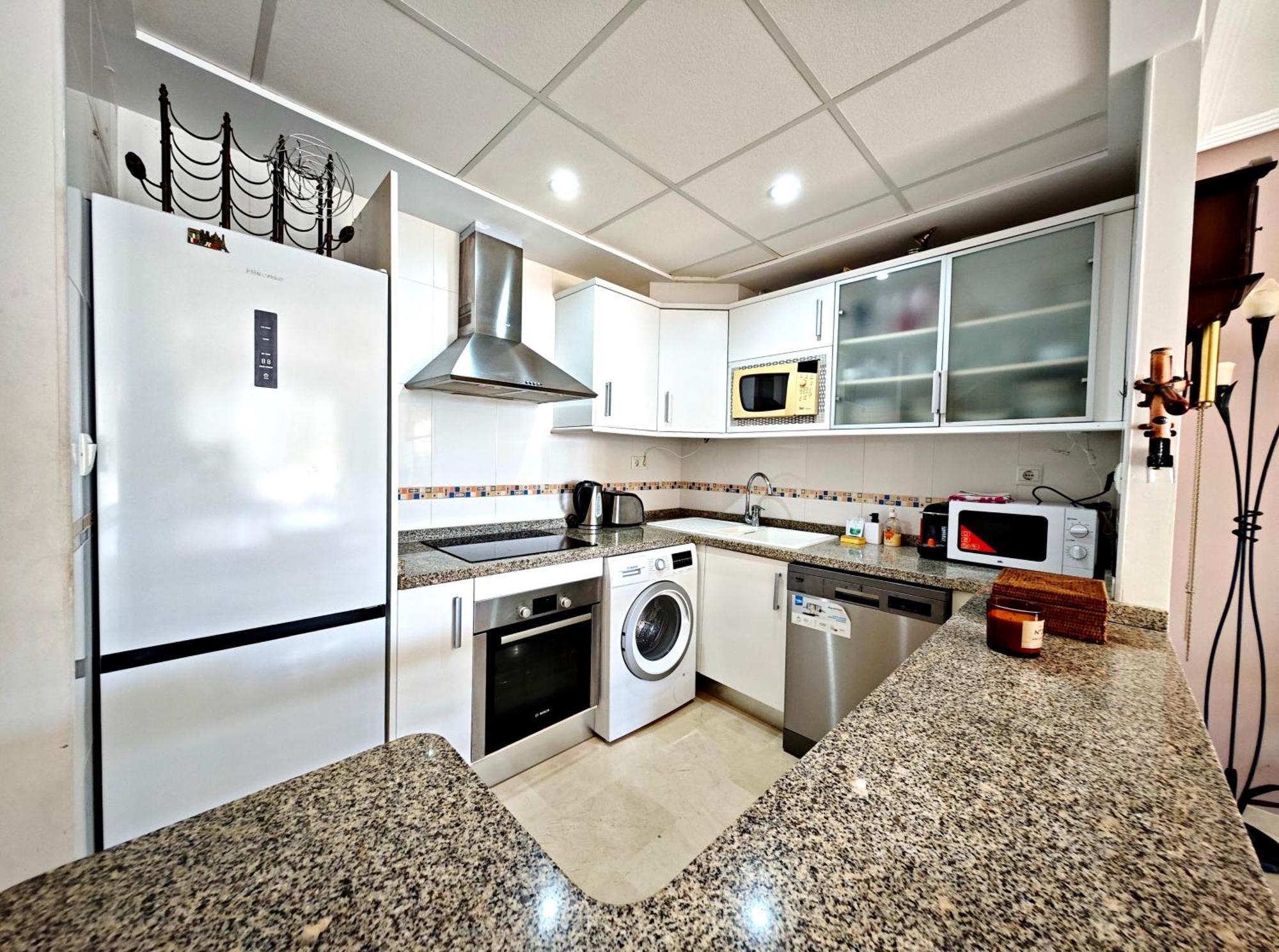 Oasis Beach Mascarat Алтеа Екстериор снимка