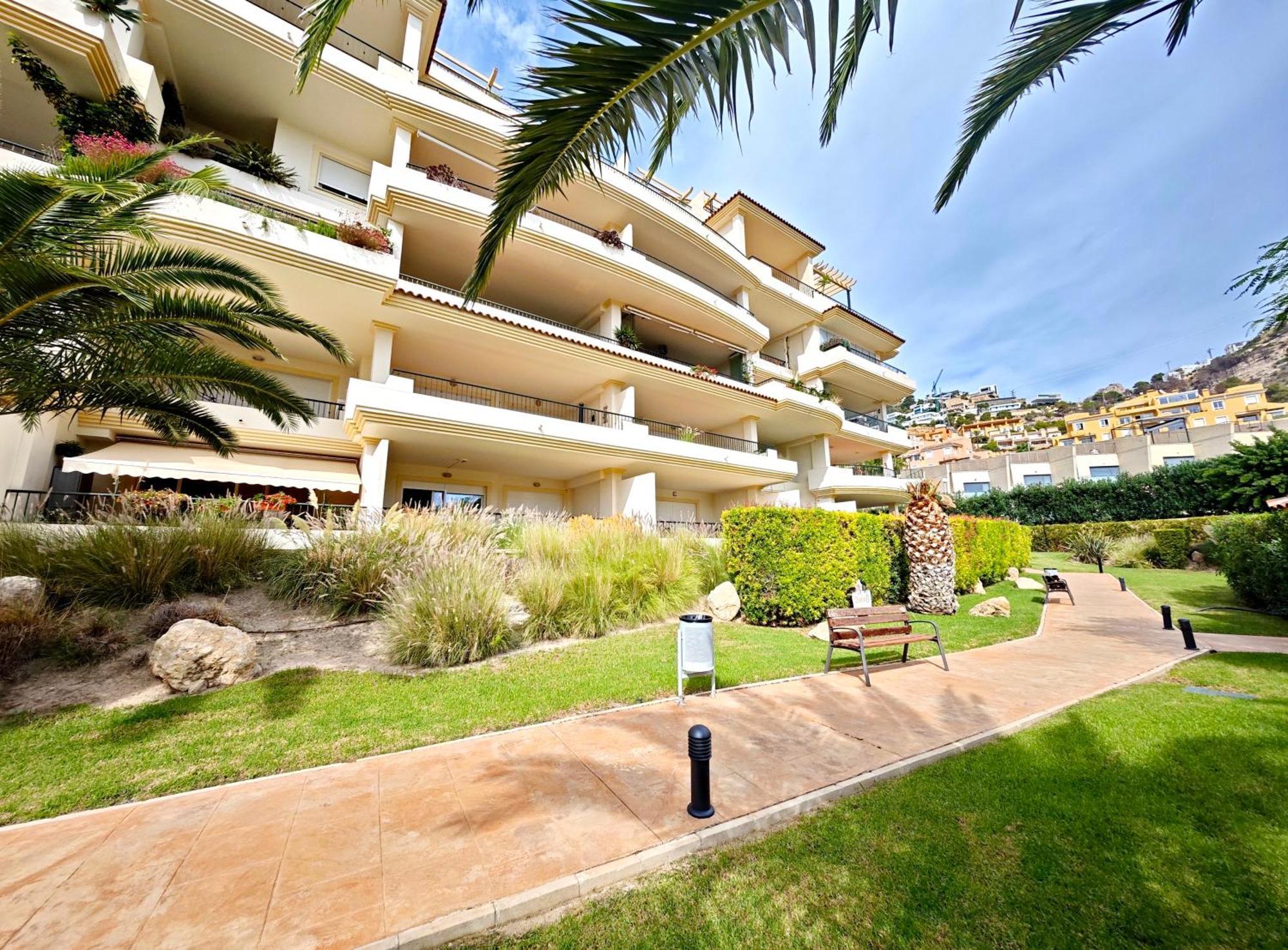 Oasis Beach Mascarat Алтеа Екстериор снимка