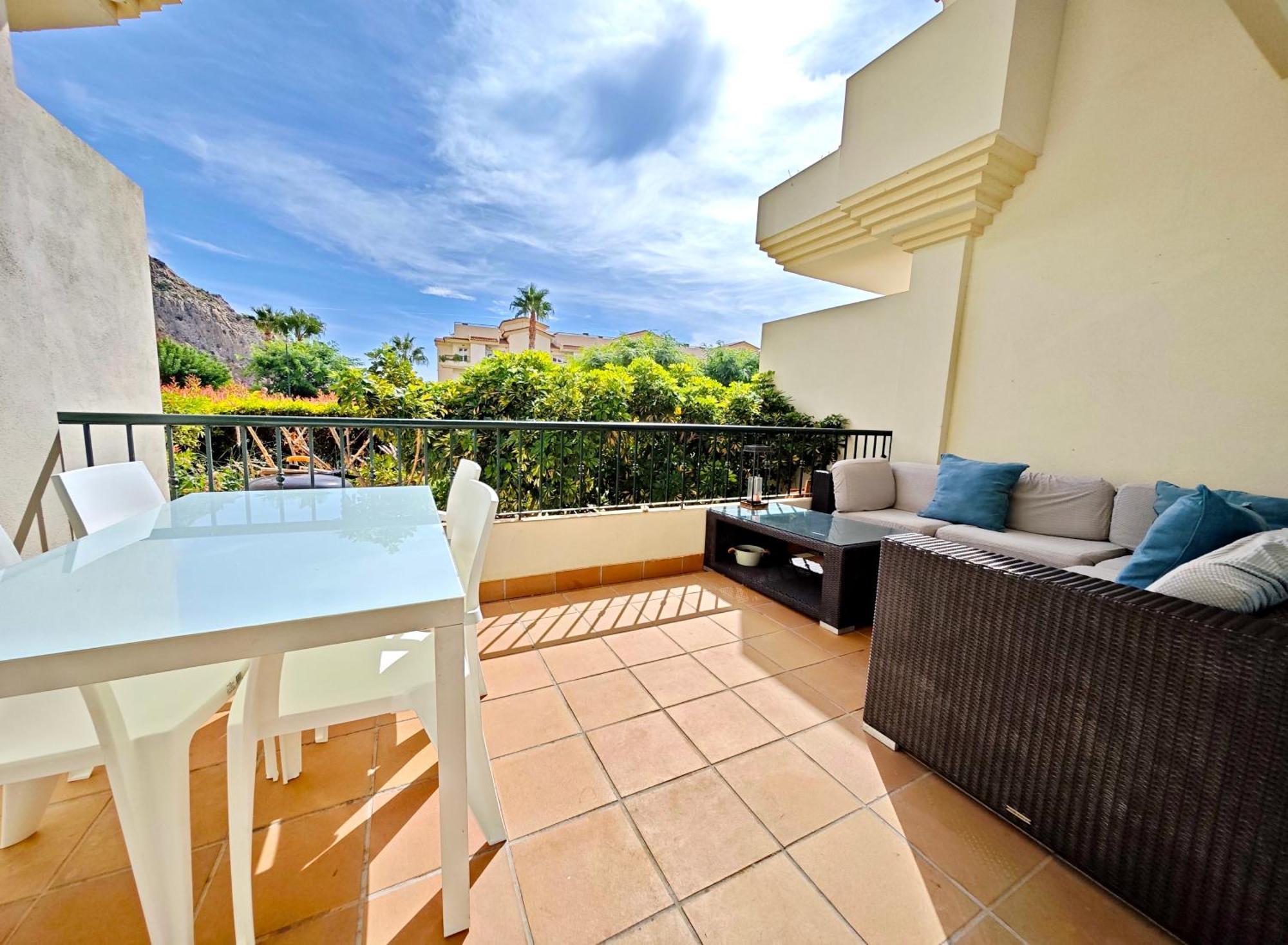Oasis Beach Mascarat Алтеа Екстериор снимка